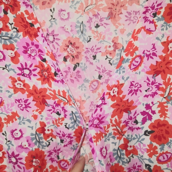 🆕Lucky Brand 🍀 Floral Wrap Top Size M - Picture 3 of 11